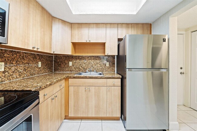 Building Photo - 13920 Lake Placid Ct