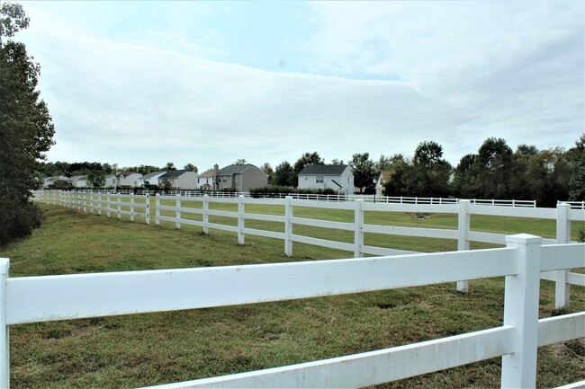 Building Photo - WHAT A STEAL IN VIRGINIA BEACH!!!!