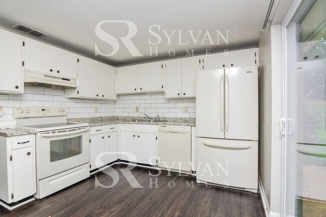 Building Photo - The Lifestyle You Deserve.