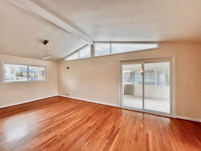 Building Photo - 8308 Whitman Dr