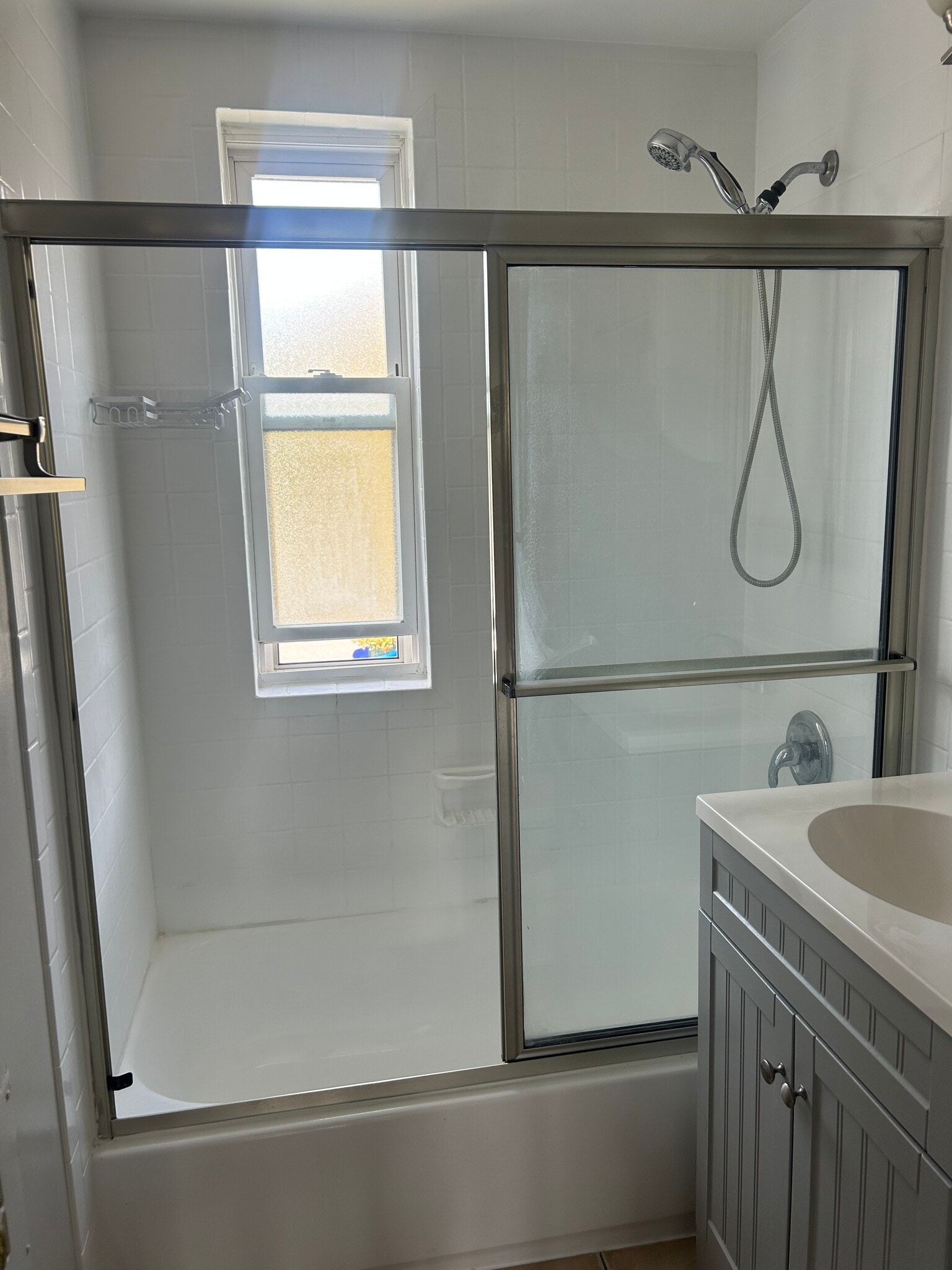 View of newly installed bathtub door - 4354 N Pershing Dr