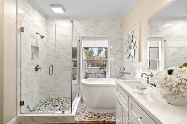 Building Photo - 92 Anjou