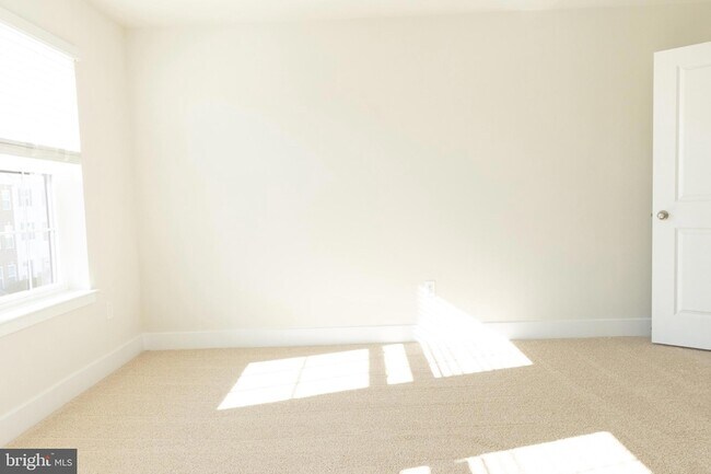 Building Photo - 10630 Meridian Hill Way