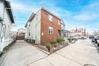 Building Photo - 433 74th St