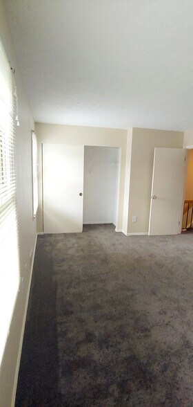 Building Photo - 968 Emily Ln