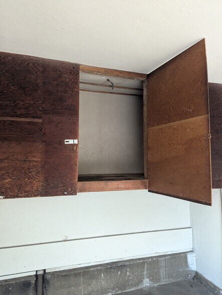 Building Photo - 902 Centinela Ave