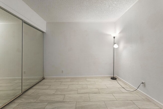 Building Photo - Live your best life in this well-appointed condo in Makaua Village