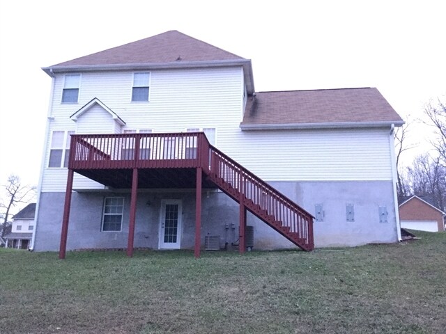 Building Photo - 1832 Silver Cloud Ln