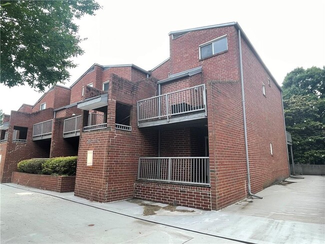 Primary Photo - 385 Ralph McGill Blvd NE