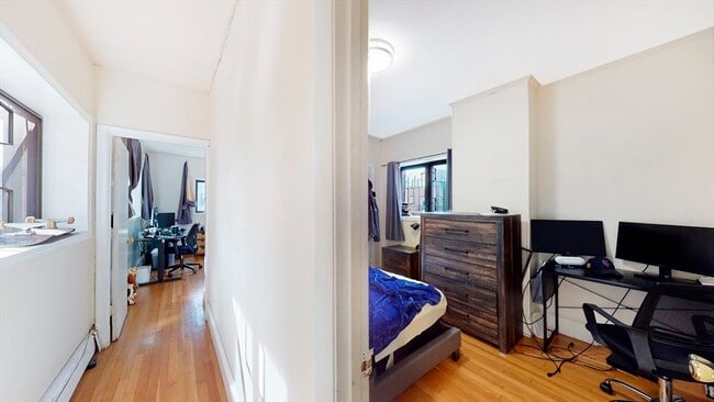 Building Photo - 513 Beacon St