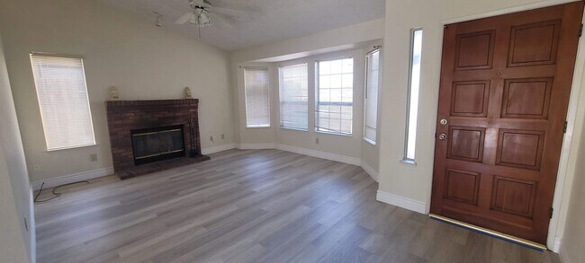 Building Photo - 8005 Cold Creek Ct