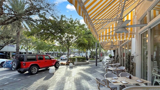 Building Photo - 3128 Coconut Grove Dr