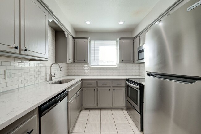 Building Photo - 3 Bed, 2 Bath Home Near UCO and Hafer Park