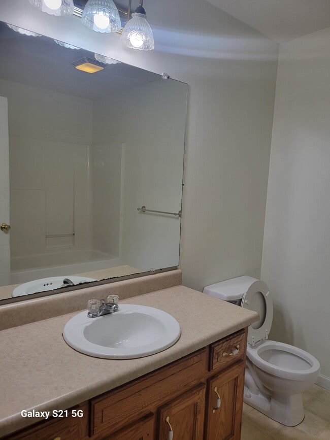 Building Photo - 739 Mockingbird Dr