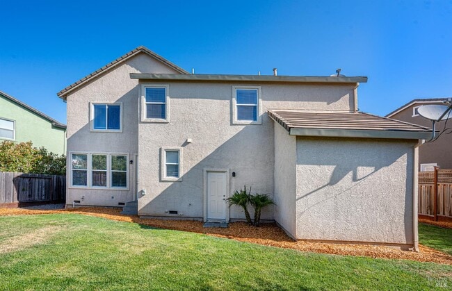 Building Photo - 525 Sauvignon Pl