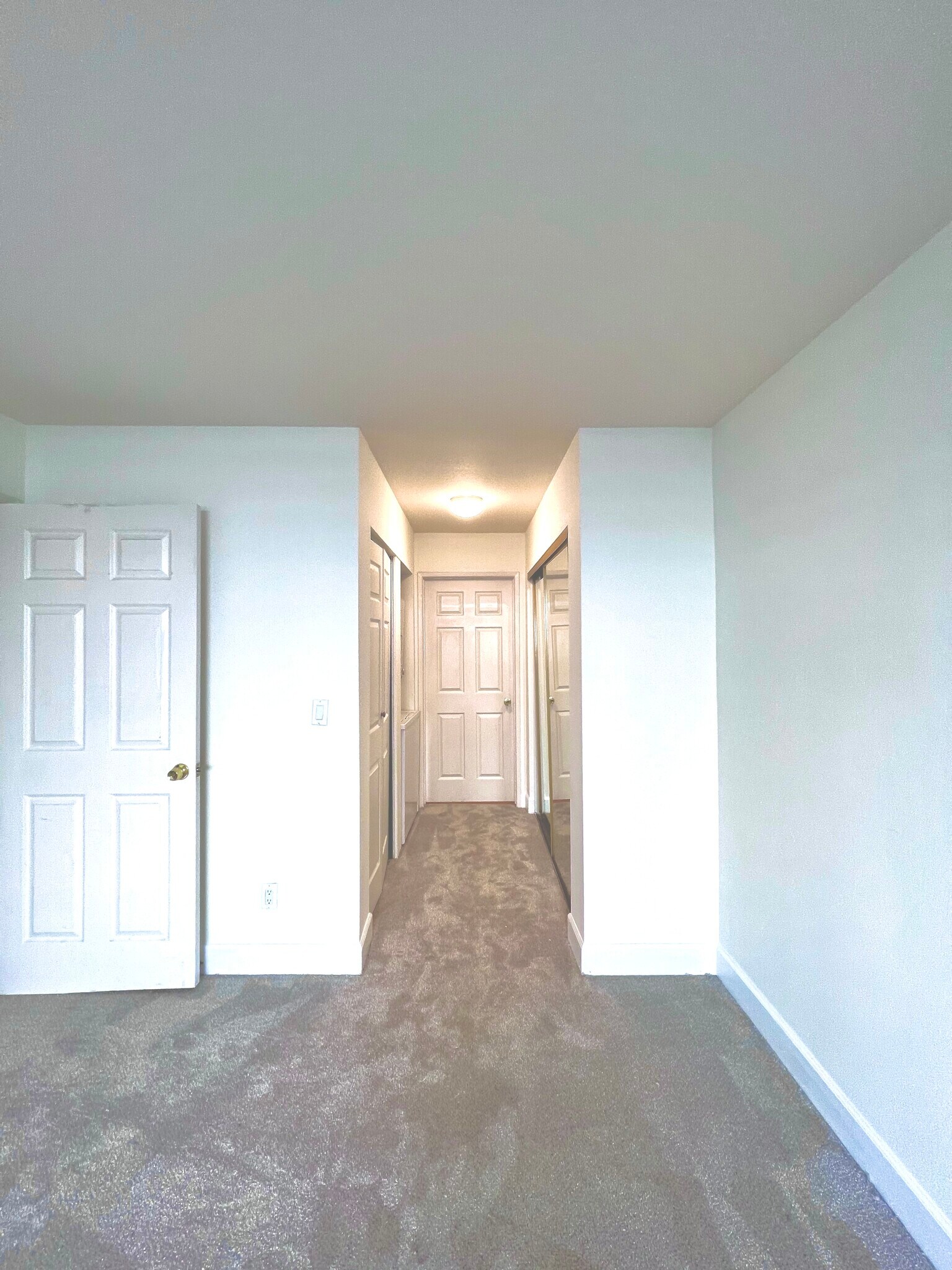 Building Photo - 7045 Woodley Ave