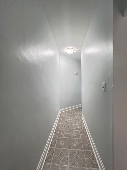 Building Photo - 7024 S Wentworth Ave
