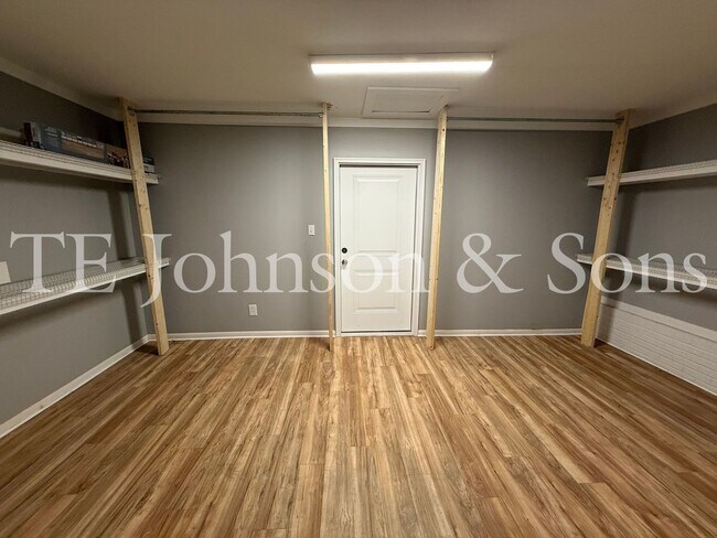 Building Photo - 3826 Barkwood Dr