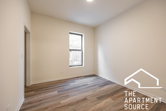Building Photo - 2835 W Medill Ave