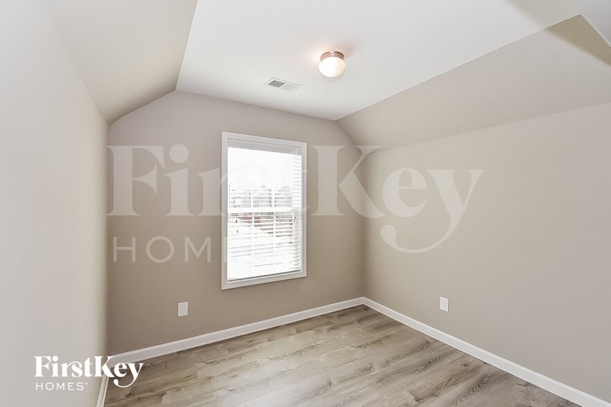 Building Photo - 273 Cliffhaven Cir