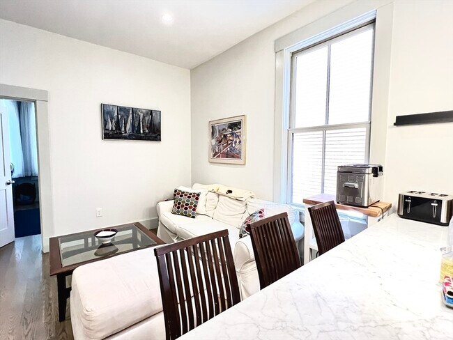 Primary Photo - 15 Boardman St