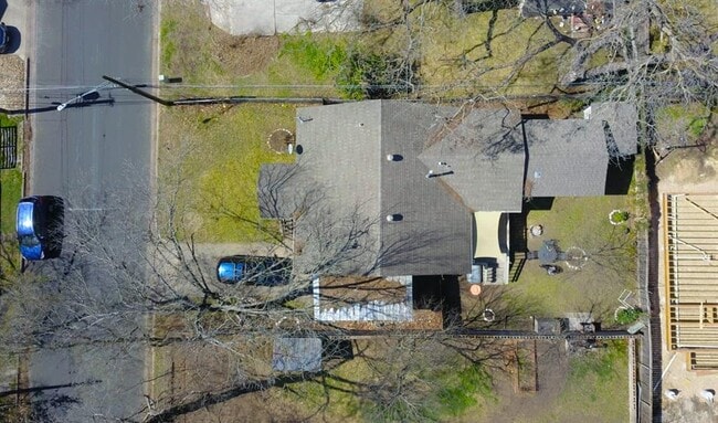 Building Photo - 204 W 46th St