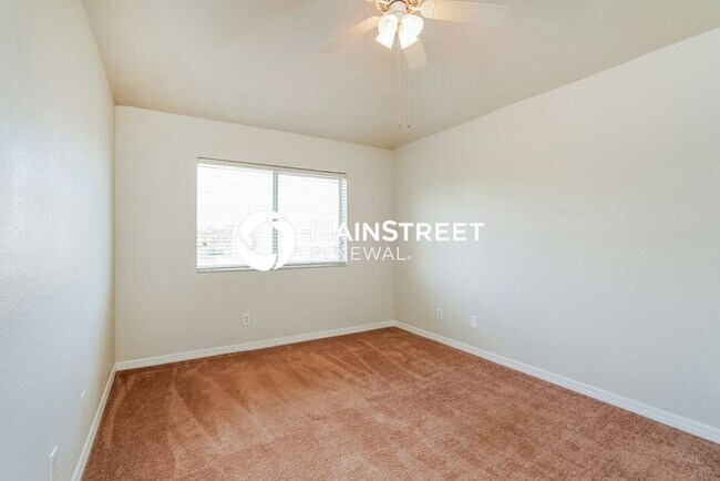 Building Photo - 4 Bedroom Pet-Friendly Home in Fort Myers, FL with Main Street Renewal