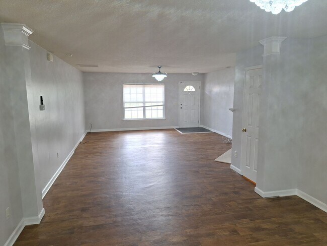 Building Photo - Wonderful Four Bedroom Home Located in Northeast Columbia!