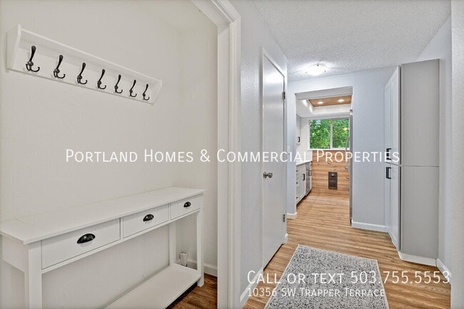 Building Photo - 10356 SW Trapper Terrace