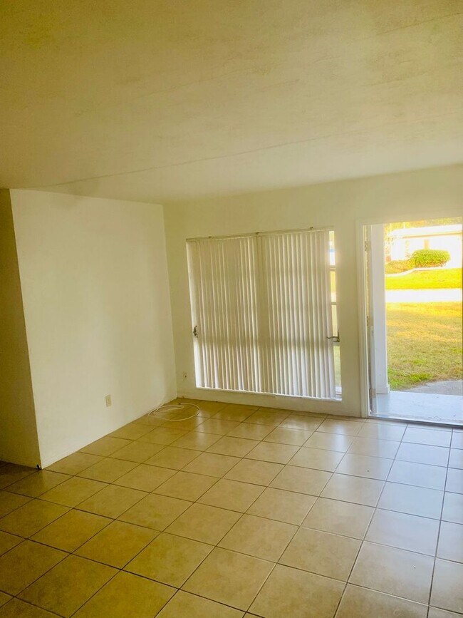 Building Photo - 4379 Neptune Dr SE