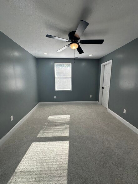 Building Photo - 3149 Ruckle St