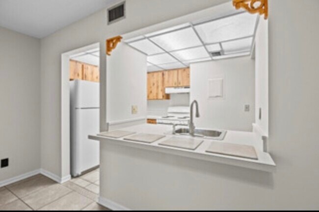 Building Photo - 37 Tarragona Ct