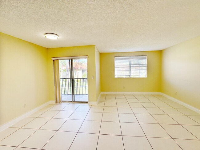Building Photo - 1241 SW 46th Ave