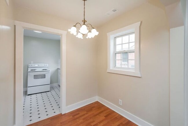 Building Photo - Charming Historic East Nash 3Bed/2Bath!