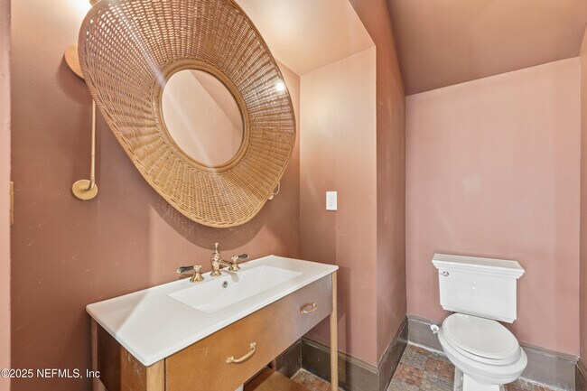 Building Photo - 2979 St Johns Ave