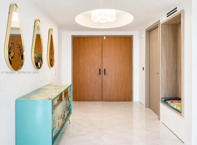 Building Photo - 17555 Collins Ave