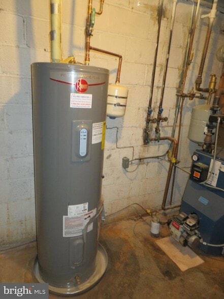 Building Photo - 26 Lakeside Dr