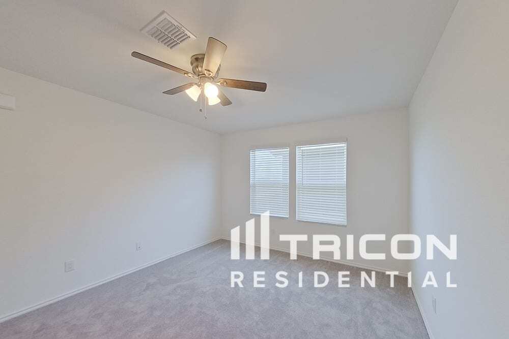 Building Photo - 2410 Carlow Ln