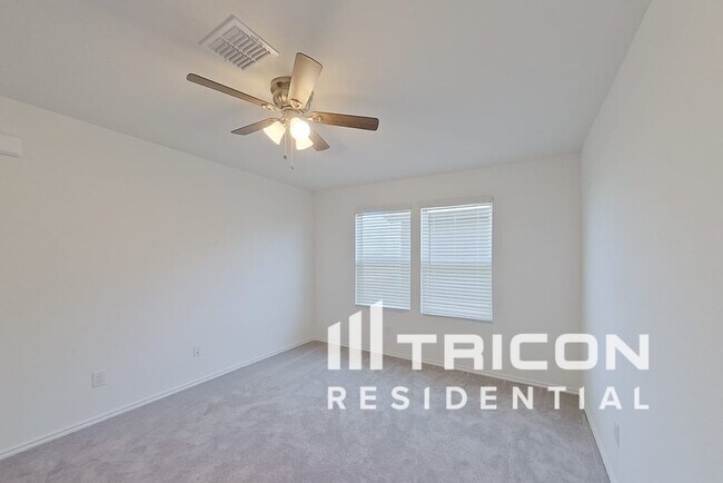 Building Photo - 2410 Carlow Ln