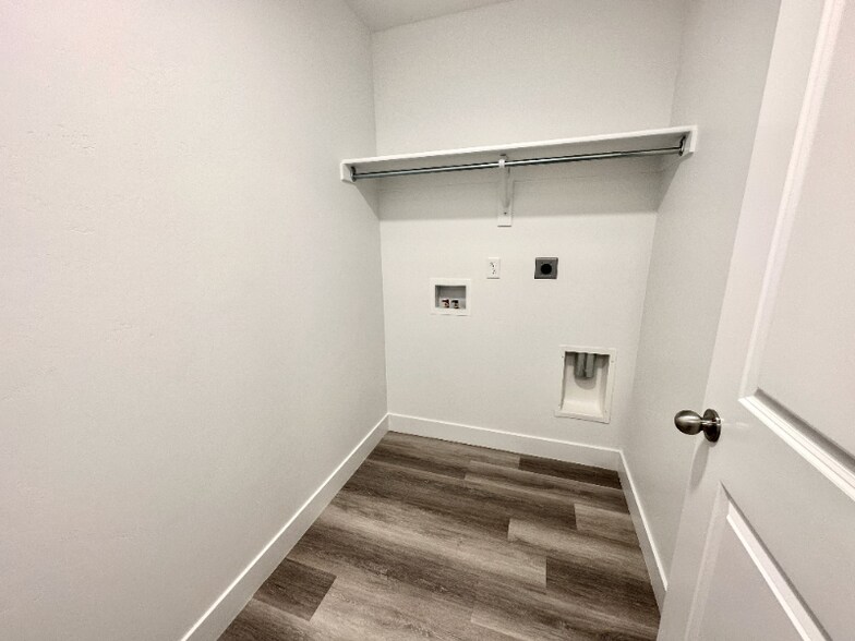 Building Photo - 4558 W Watchmen Wy