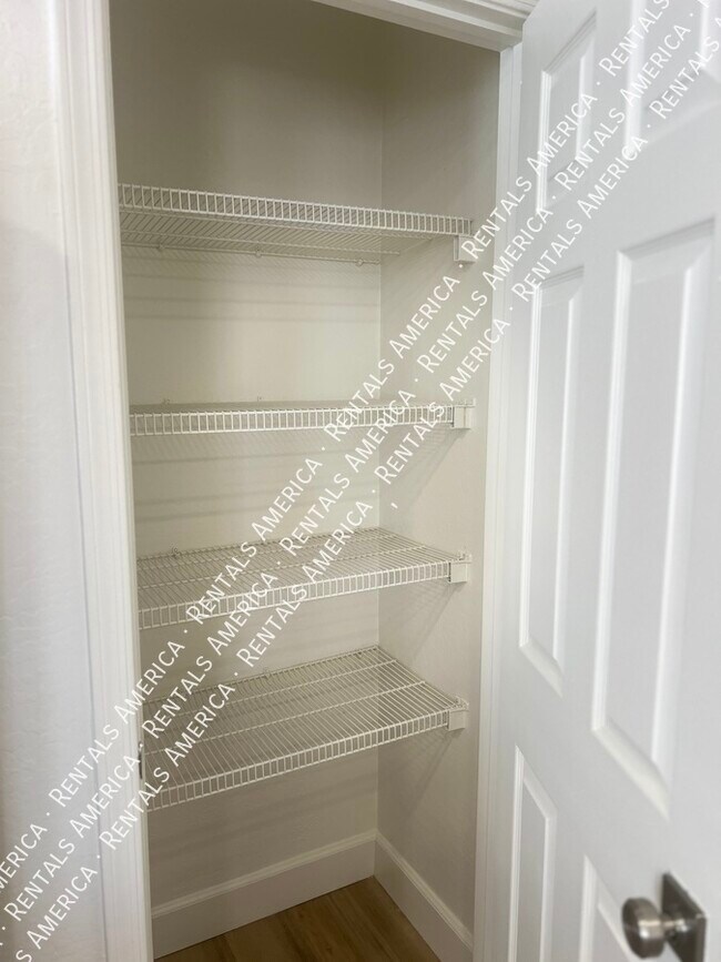 Building Photo - 3682 N French Pl