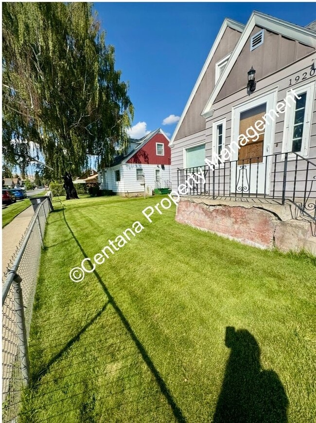 Building Photo - 3 bedroom 2 bathroom house on the flats
