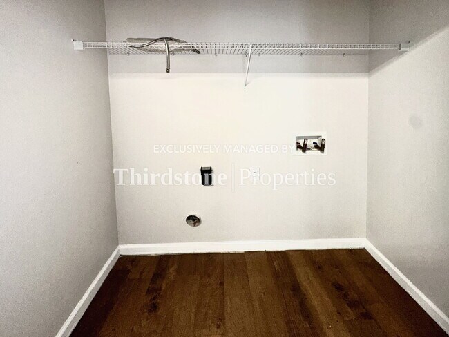 Building Photo - 7877 Playpen Ct
