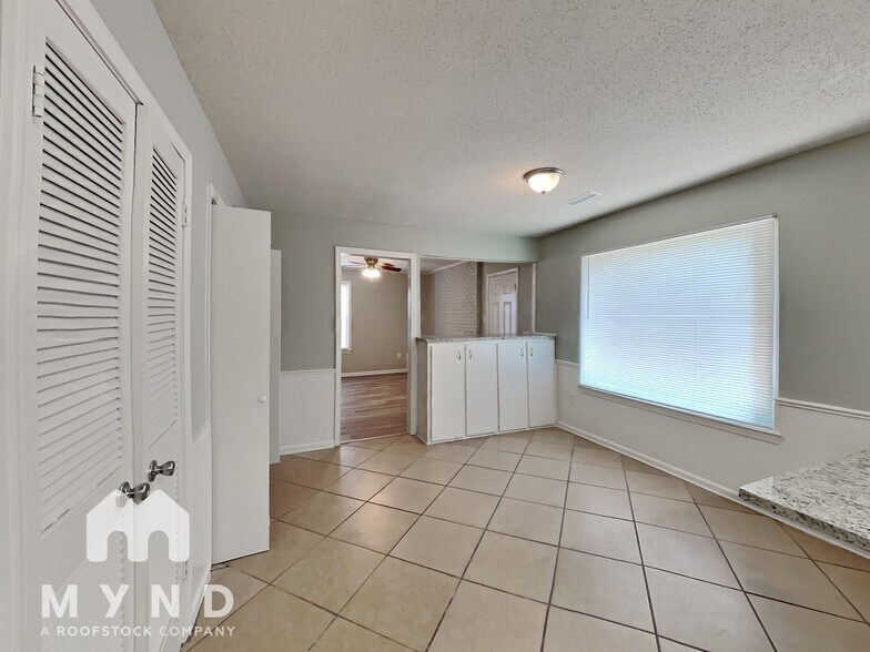 Building Photo - 3814 Silver Chalice Dr