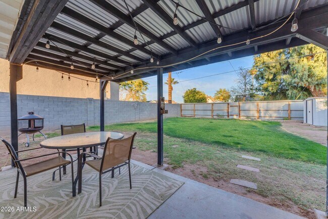 Building Photo - 2209 N 23rd St