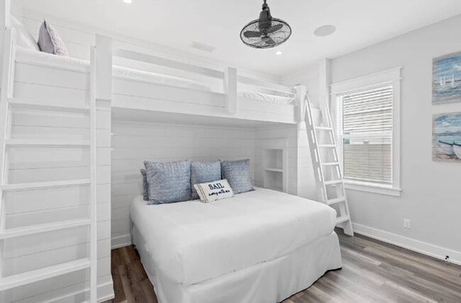 Building Photo - 157 S Arnold Rd