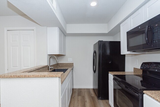 Building Photo - 2110 Wilcrest Dr