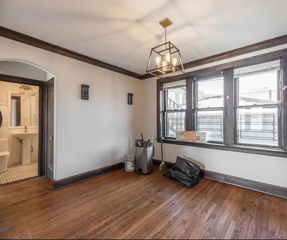 Building Photo - 6411 N Talman Ave