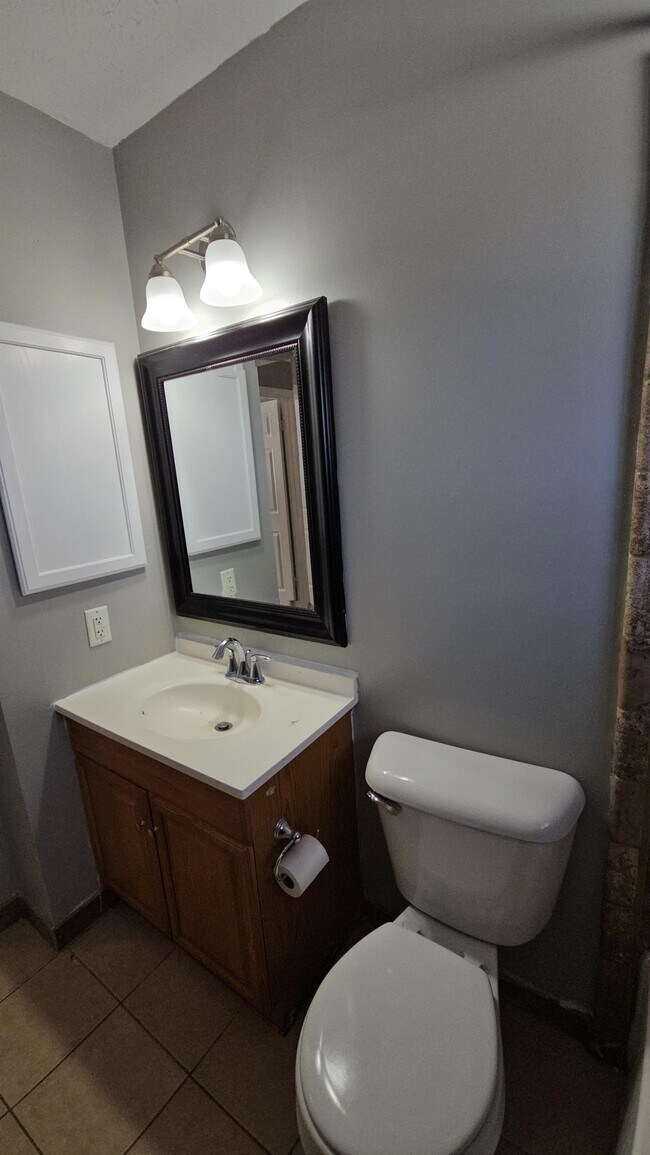 Building Photo - 10218 Weir St