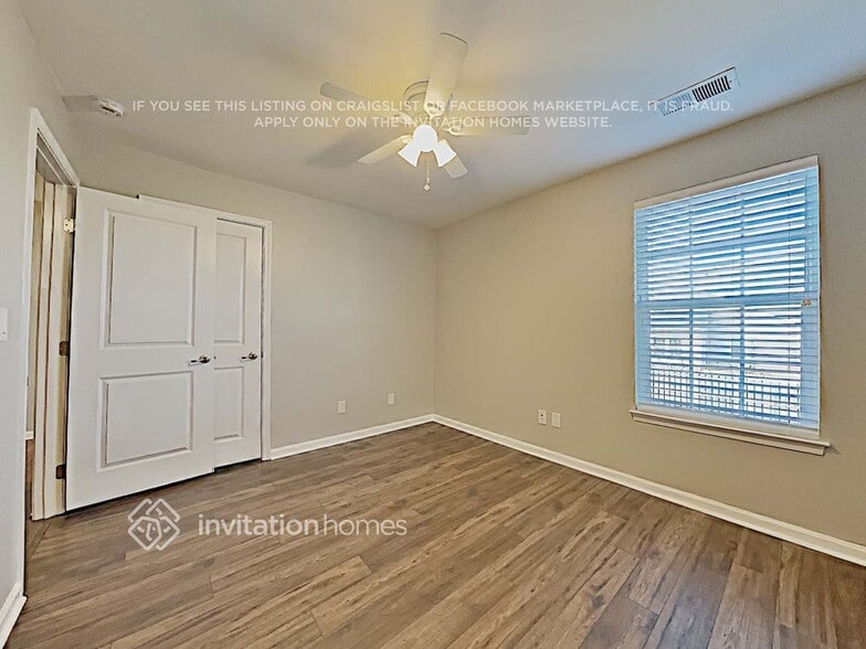 Building Photo - 223 Elba Dr